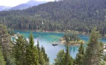 Lago Caumasee na Suíça Caumasee