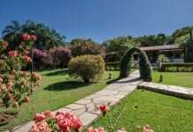 Encante-se com a Suíte Corte Real da Pousada Cavaleiro dos Pireneus Pousada Cavaleiro dos Pireneus