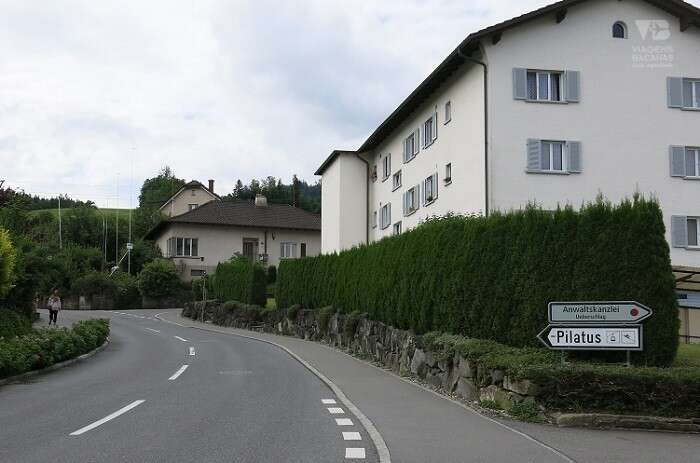 Subindo a rua para o Monte Pilatus