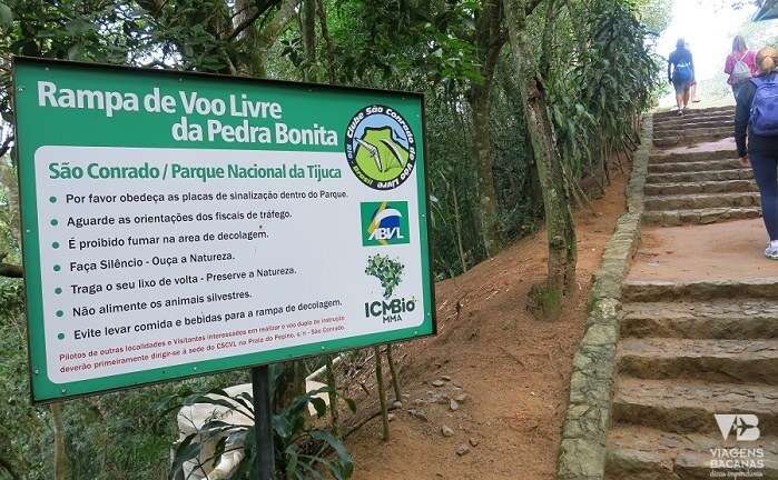 Escadaria que leva para a rampa de vôo livre