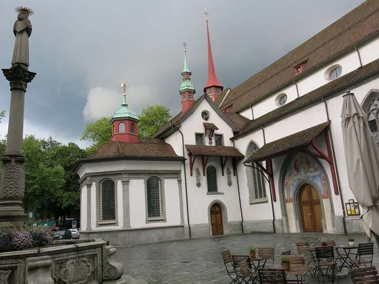 Igreja Franciscana de Lucerna - Viagens Bacanas