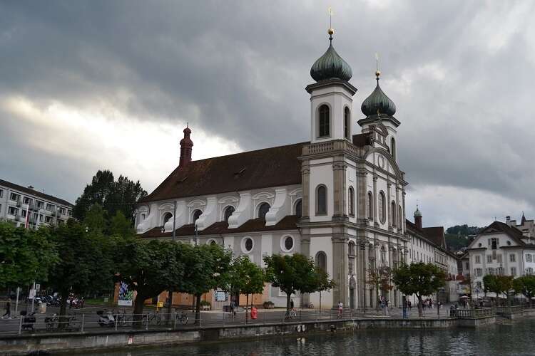 Igreja dos Jesuítas em Lucerna - Viagens Bacanas