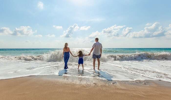 Família na praia - Viagens Bacanas