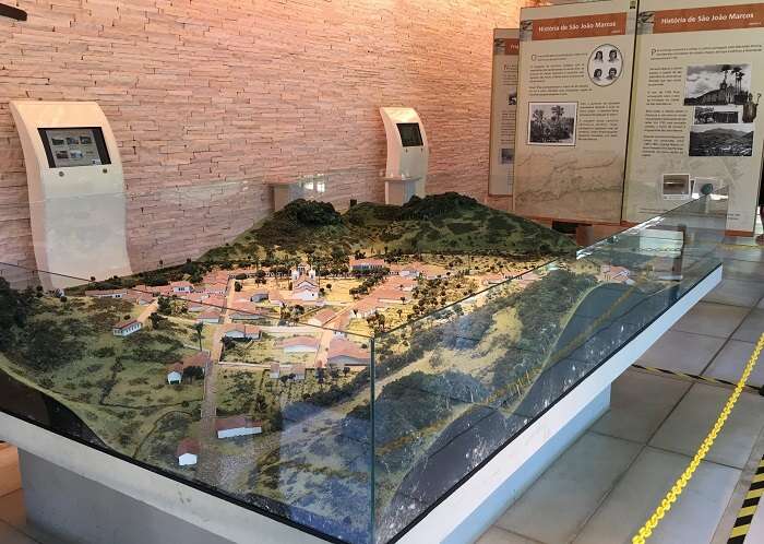 Maquete do Centro de Memória do Parque Arqueológico e Ambiental de São João Marcos 