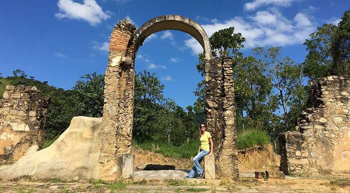 Ruínas do Parque Arqueológico e Ambiental de São João Marcos - Viagens Bacanas