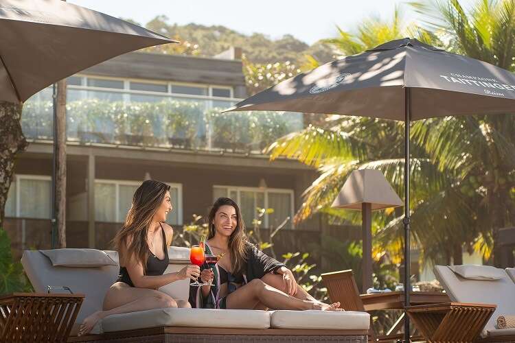 Piscina e Solarium do Hotel Nau Royal - foto divulgação