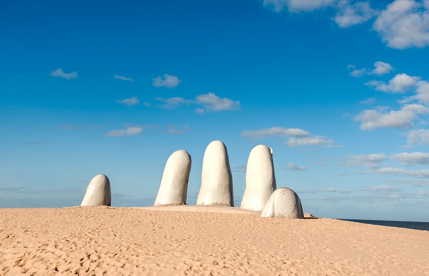 La Mano - Punta del Este