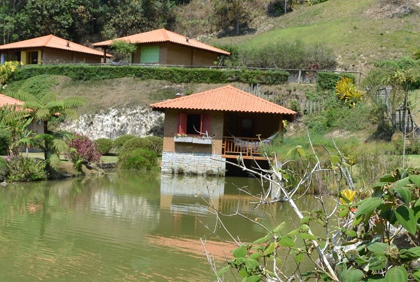 Chalé do lago no Parador Lumiar - Viagens Bacanas