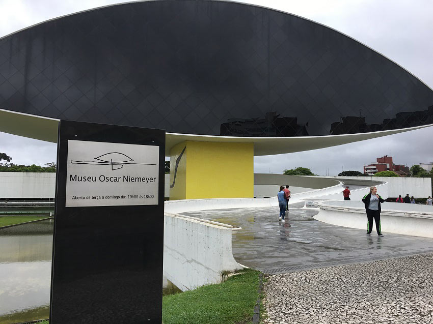 Museu Oscar Niemeyer - Viagens Bacanas