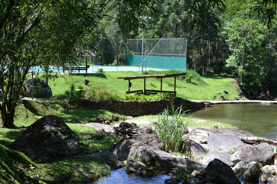 Piscina natural na Villa São Romão