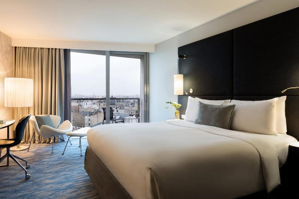 Renaissance Paris Arc de Triomphe Hotel quarto foto Booking