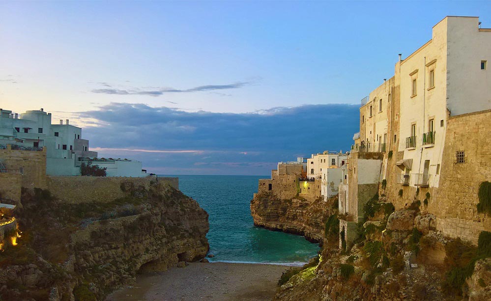 Polignano a Mare - Itália - imagem de Modesto De Luca por Pixabay