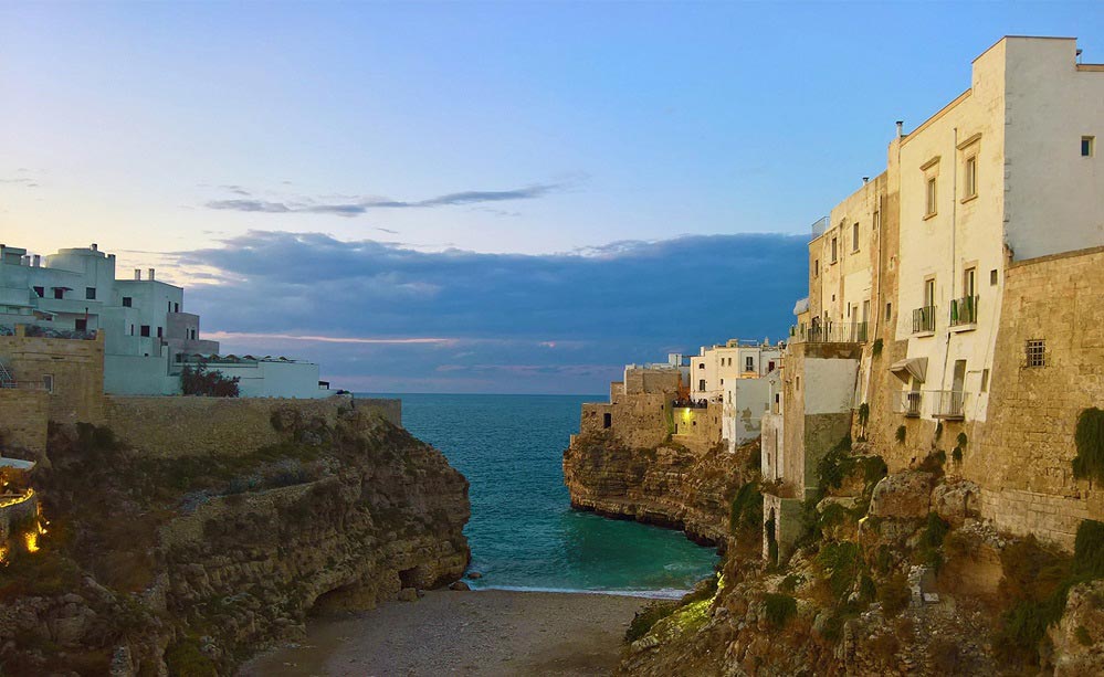 Polignano a Mare - Itália - imagem de Modesto De Luca por Pixabay