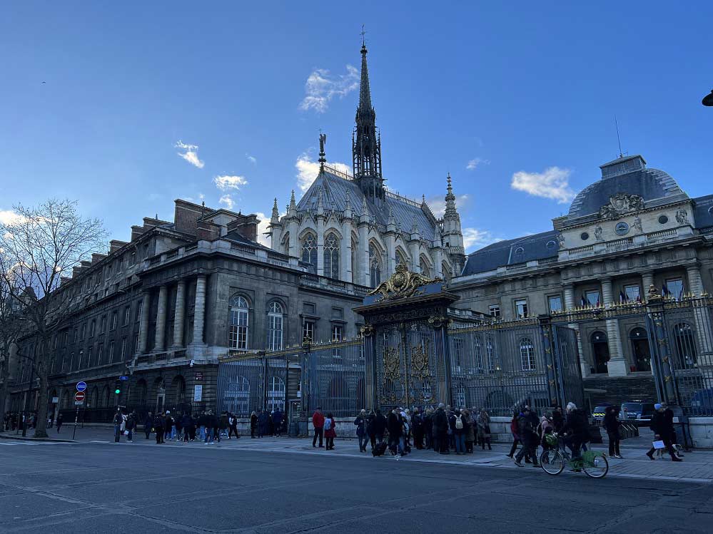 Saint Chapelle _ Paris - Viagens Bacanas