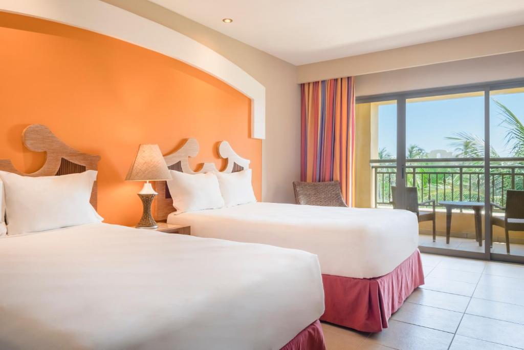 Iberostar Waves Bahia All Inclusive Resort Praia do Forte - foto Booking