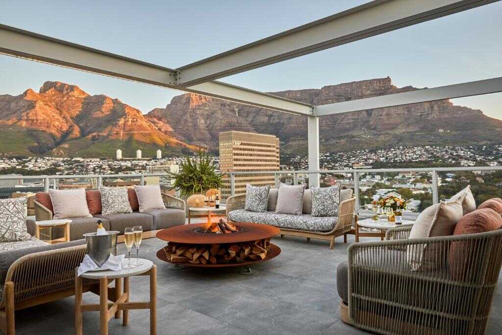 Terraço do Hotel Taj Cape Town - foto Booking