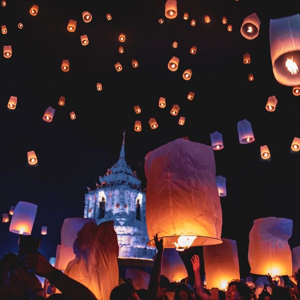 Festival da Lanterna - CAD Khom-Loy Sky Lantern Festival - Tailândia