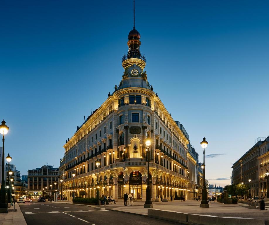 Four Seasons Hotel Madrid - foto Booking