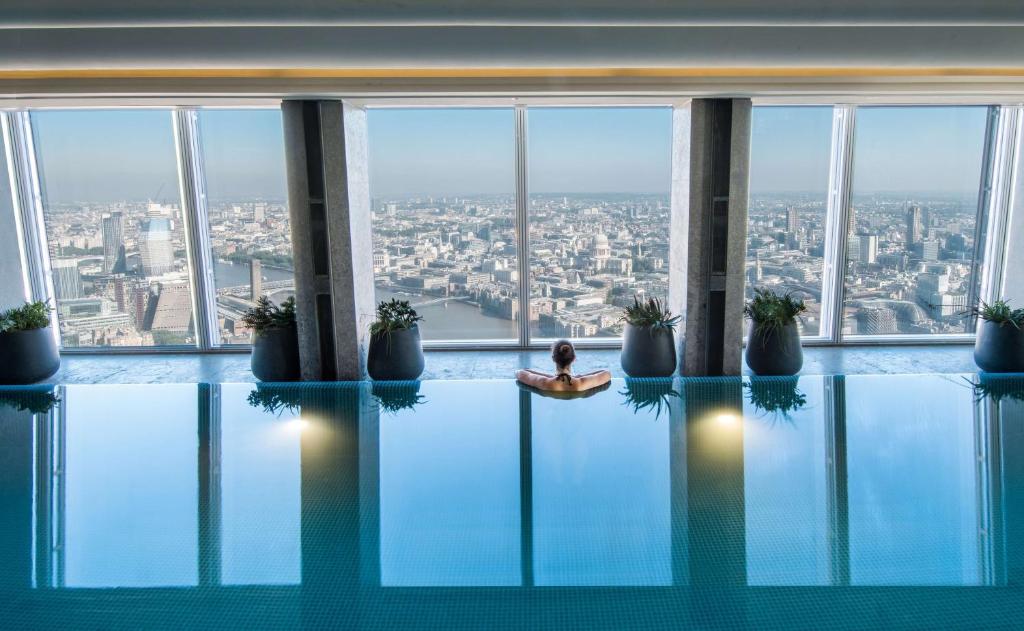 Travel + Leisure 100 Melhores Hotéis do Mundo 2025: Lista Completa 12 Hotel Shangri-La The Shard Londres - foto Booking