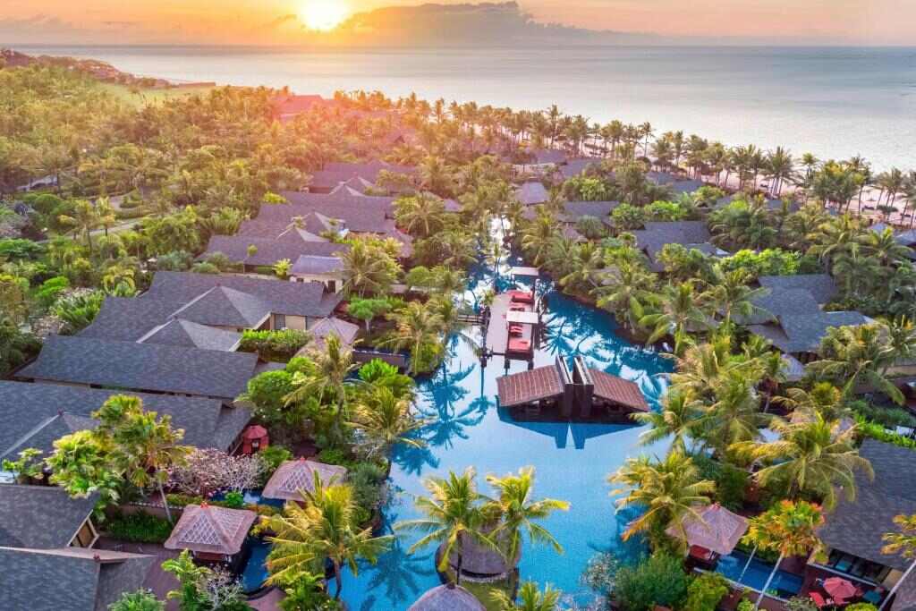 Onde ficar em Bali: Os 5 Melhores Hotéis de Luxo em Bali 6 The St. Regis Bali Resort - foto Booking