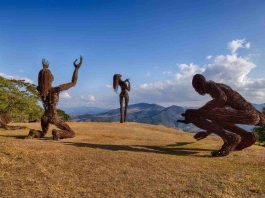 Ibiti Projeto: 3 Opções de Hospedagens Sustentáveis em Minas Gerais Estátuas no Ibiti Projeto