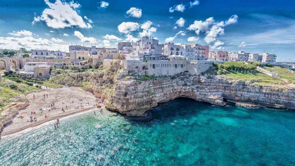 Polignano a Mare: O que Visitar na Joia das Rochas da Puglia 1 Polignano a Mare - Puglia - Itália