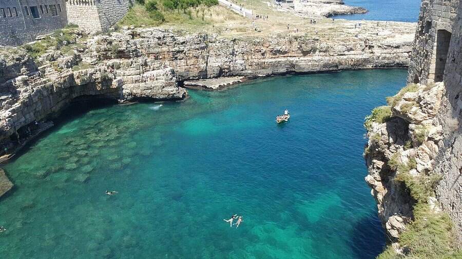Polignano a Mare: O que Visitar na Joia das Rochas da Puglia 3 Polignano a Mare - Puglia - foto divulgação