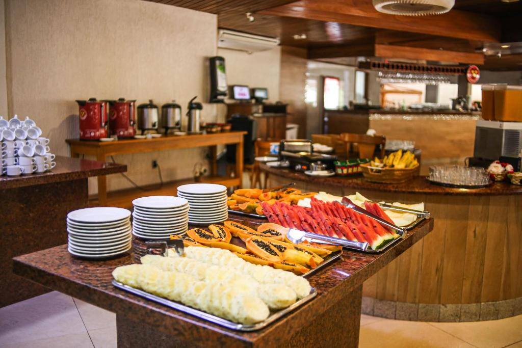China Park Eco Resort: Diversão e Pensão Completa em Domingos Martins 7 Buffet do China Park Eco Resort - foto Booking