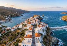Chora na Ilha de Andros: Um Destino Grego Pouco Conhecido Chora Ilha de Andros Grecia - imagem IA