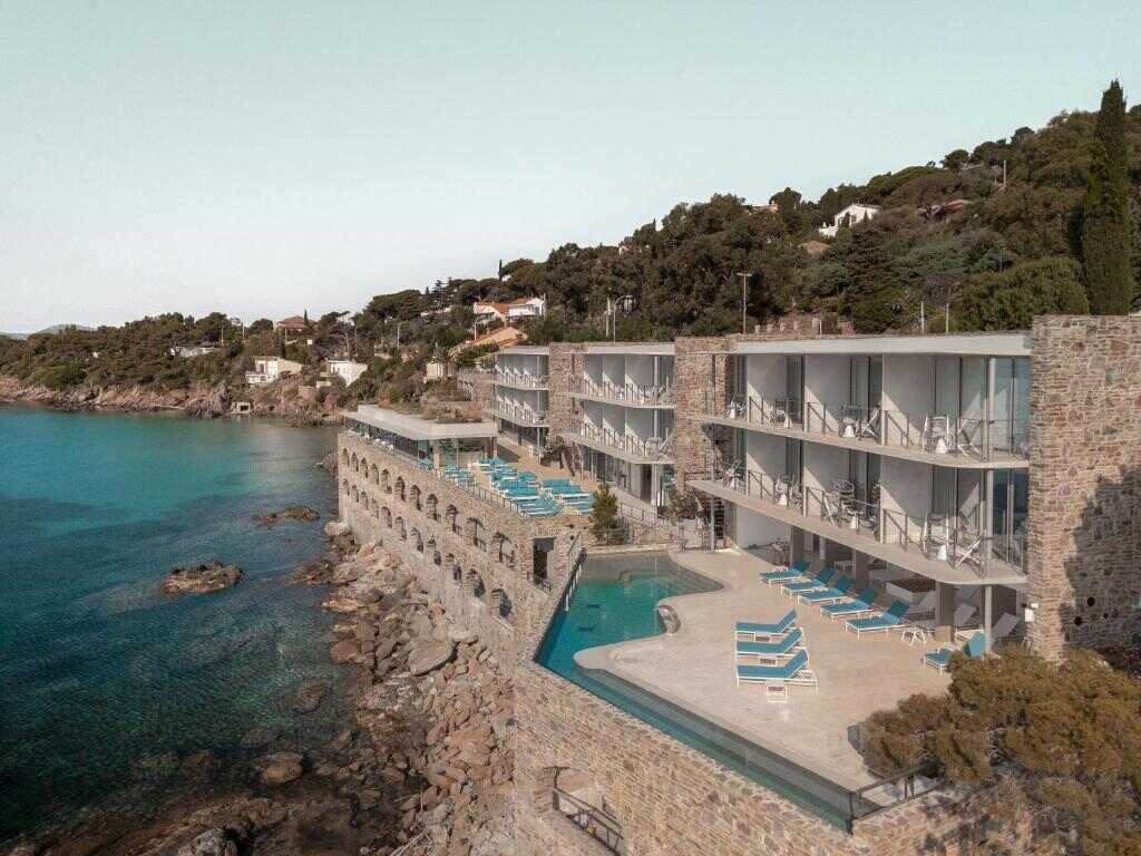 Os Hotéis Mais Bonitos do Mundo 2026 pelo Prix Versailles 7 Hotel Les Roches Le Lavandou - foto Booking