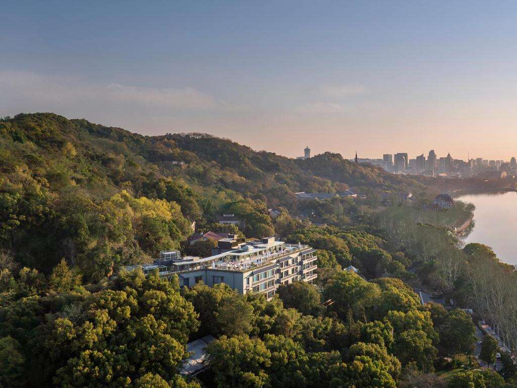 Os Hotéis Mais Bonitos do Mundo 2026 pelo Prix Versailles 3 Hotel The Silk Lakehouse, Shangri-La Hangzhou – Hangzhou, China - foto Booking