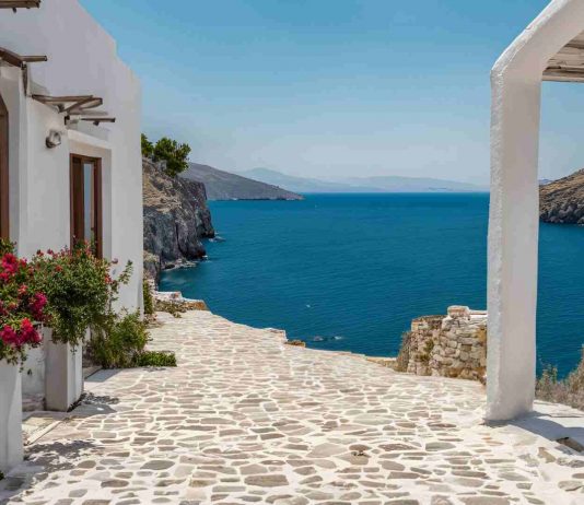 10 Melhores Lugares na Grécia que Você Precisa Conhecer Lugares na Grécia - imagem Canva