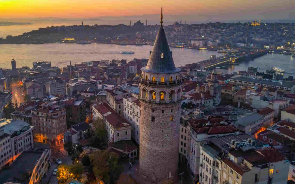 Torre de Gálata em Istambul: Como Visitar e o Melhor Pôr do Sol 1 Torre de Gálata em Istambul - foto Booking