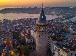 Torre de Gálata em Istambul: Como Visitar e o Melhor Pôr do Sol Torre de Gálata em Istambul - foto Booking