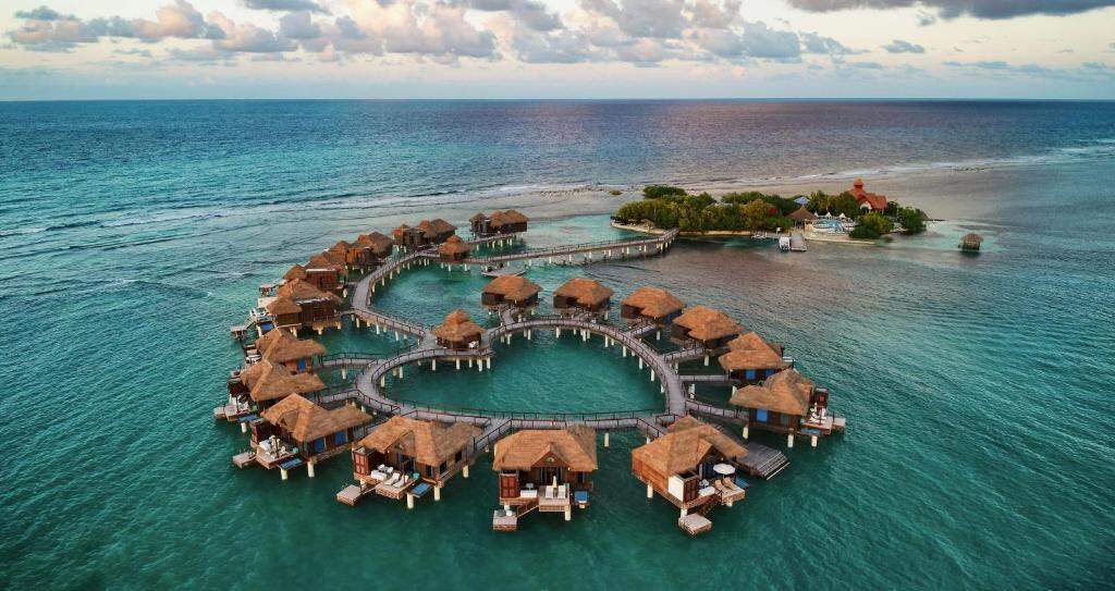Sem Crianças na Piscina: 3 Resorts Adults-Only no Caribe 4 Sandals Caribbean Cay All inclusive Adults Only Jamaica - foto Booking