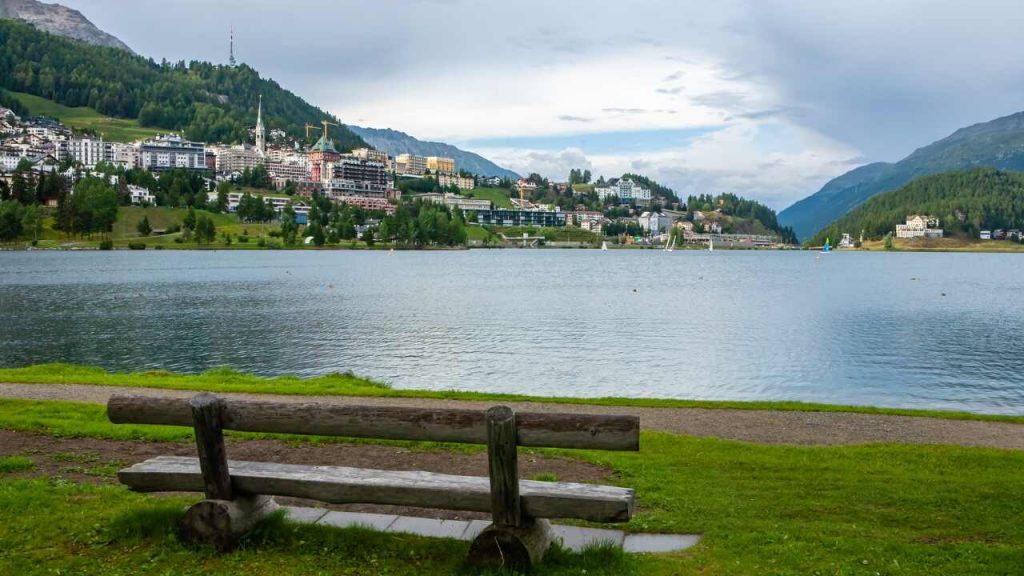 Guia de St. Moritz: A Vila mais Luxuosa dos Alpes Suíços 1 St. Moritz - Suíça