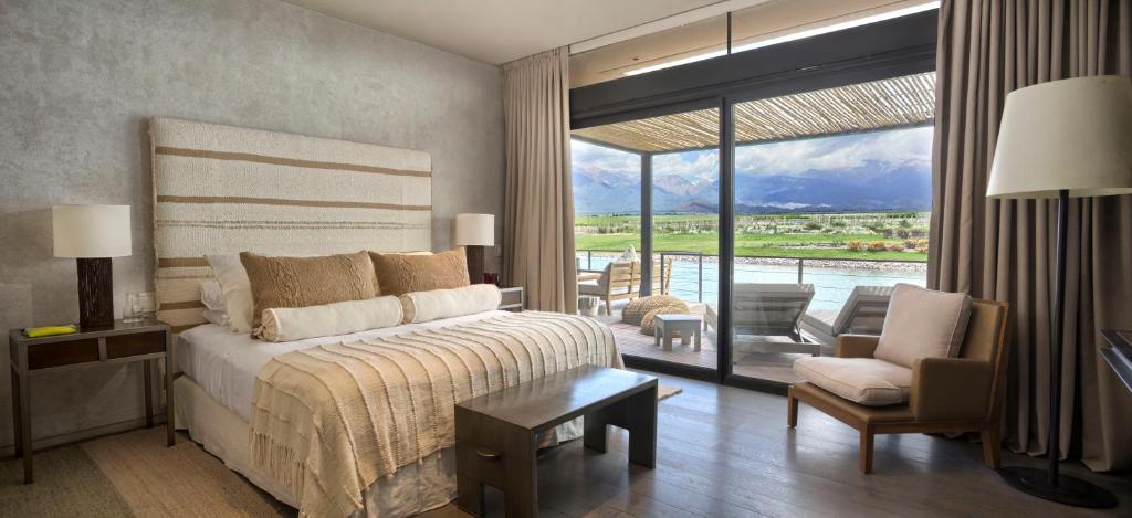 The Vines Resort & Spa: Luxo e Vinho em Mendoza 5 Quarto do The Vines Resort Spa Mendoza - foto Booking