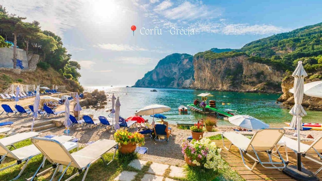 Lugares Mais Bonitos da Grécia: 25 Destinos Incríveis 7 Corfu - Grécia - imagem Canva