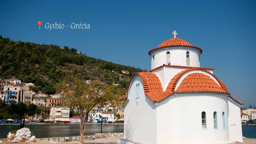 Lugares Mais Bonitos da Grécia: 25 Destinos Incríveis 22 Gythio - Grécia