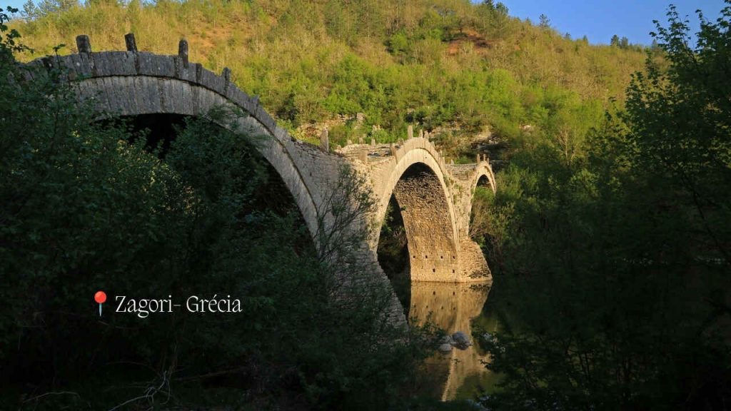 Lugares Mais Bonitos da Grécia: 25 Destinos Incríveis 16 Zagori - Grécia