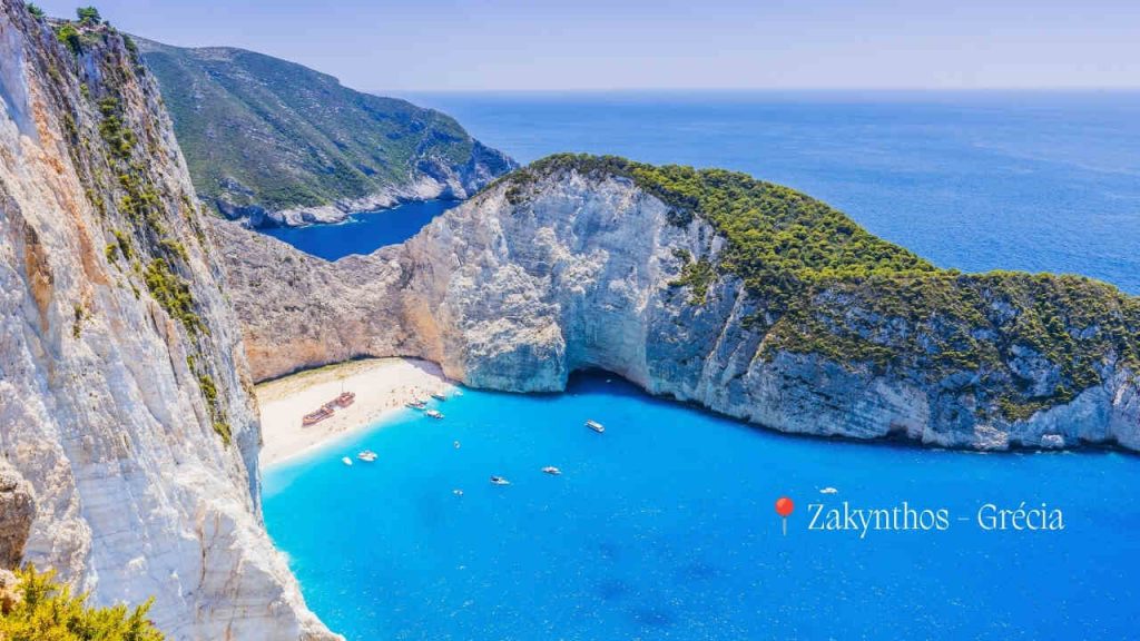 Lugares Mais Bonitos da Grécia: 25 Destinos Incríveis 4 Zakynthos - Grécia - imagem Canva