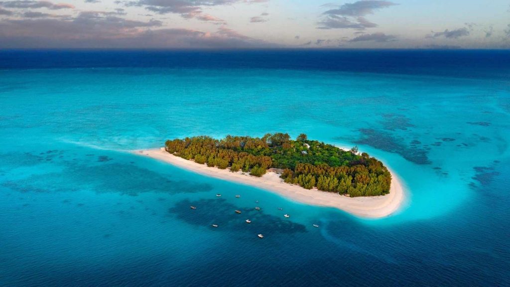 15 Resorts em Ilhas Privadas Mais Incríveis do Mundo 4 &Beyond Mnemba Island — Zanzibar, Tanzânia