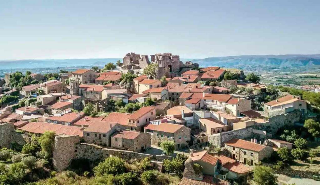 Vilarejos Mais Bonitos de Portugal: 10 Destinos Inesquecíveis 11 Castelo Rodrigo – Guarda, Portugal - imagem divulgação
